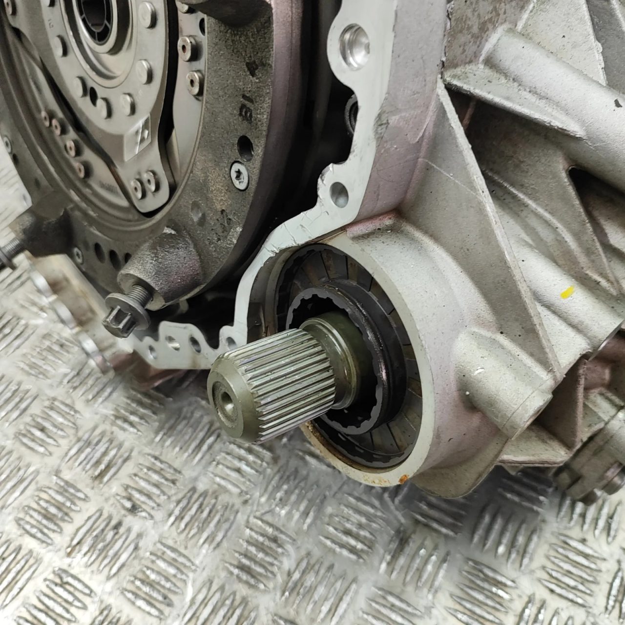 MOTORE ELETTRICO MONTATO SU PORSCHE CAYENNE MOTORE DCB HYBRID COUPE 2017 -> MODELLO: 8HP65AXPH - immagine 4