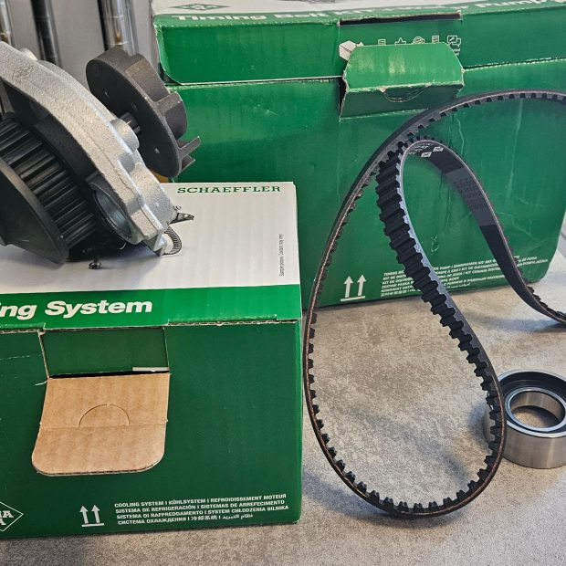 KIT DISTRIBUZIONE INA 76861 CON POMPA ACQUA PER MOTORE 188A4000 FIAT PUNTO PANDA LANCIA Y 1200CC 8V BENZINA