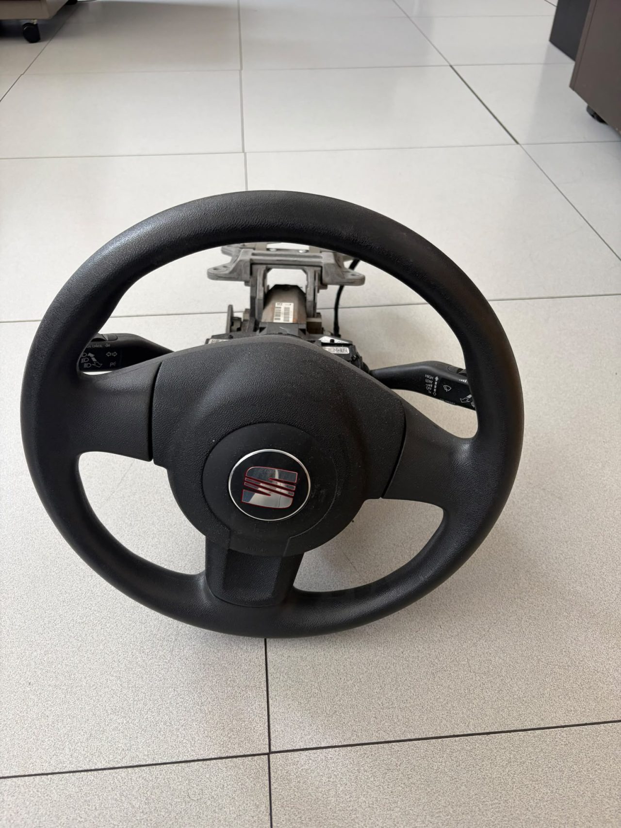 PIANTONE STERZO COMPLETO VOLANTE DEVIOLUCI CENTRALINA GRUPPO VAG SEAT VW USATO