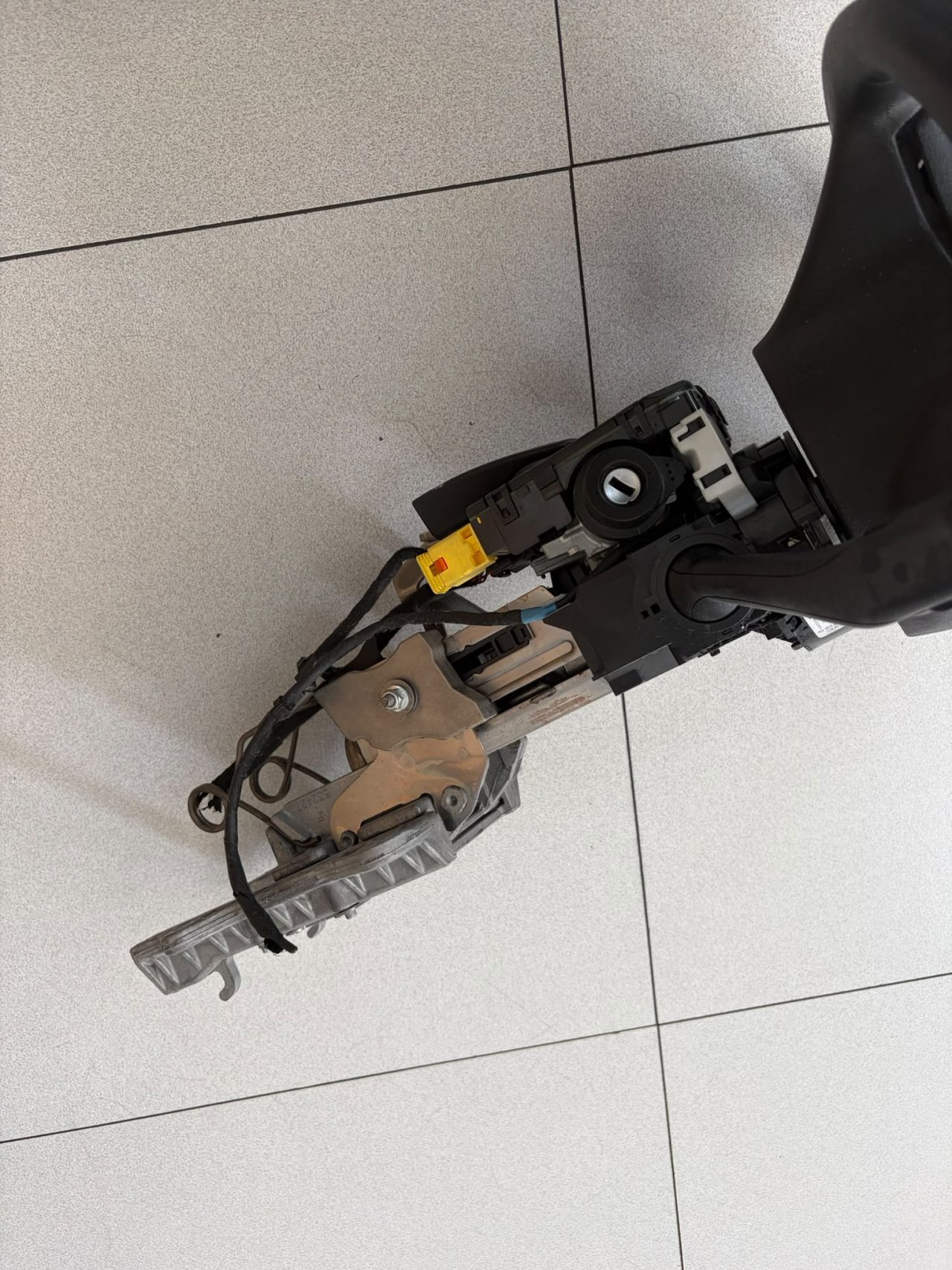 PIANTONE STERZO COMPLETO VOLANTE DEVIOLUCI CENTRALINA GRUPPO VAG SEAT VW USATO - immagine 2